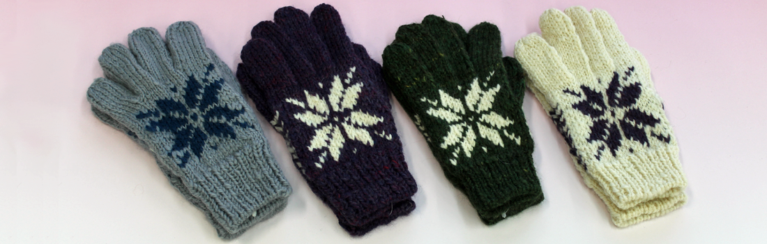 手編み手袋（雪柄）